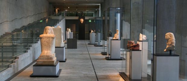 aegyptisches-museum-innen-unten